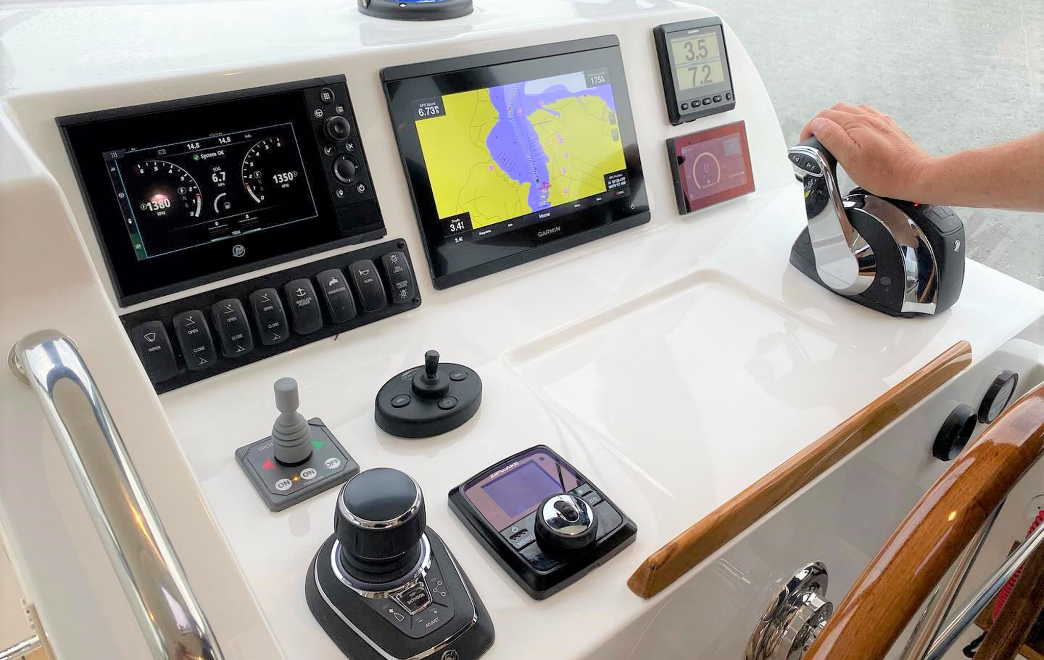 MJM 3 helm joystick docking